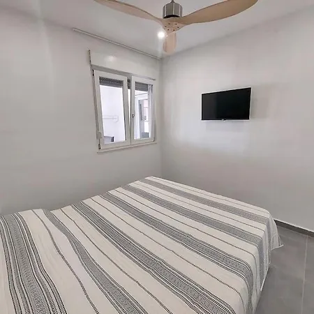 Apartment One-Room Apartment By The Beach Betina (Sibenik-Knin)